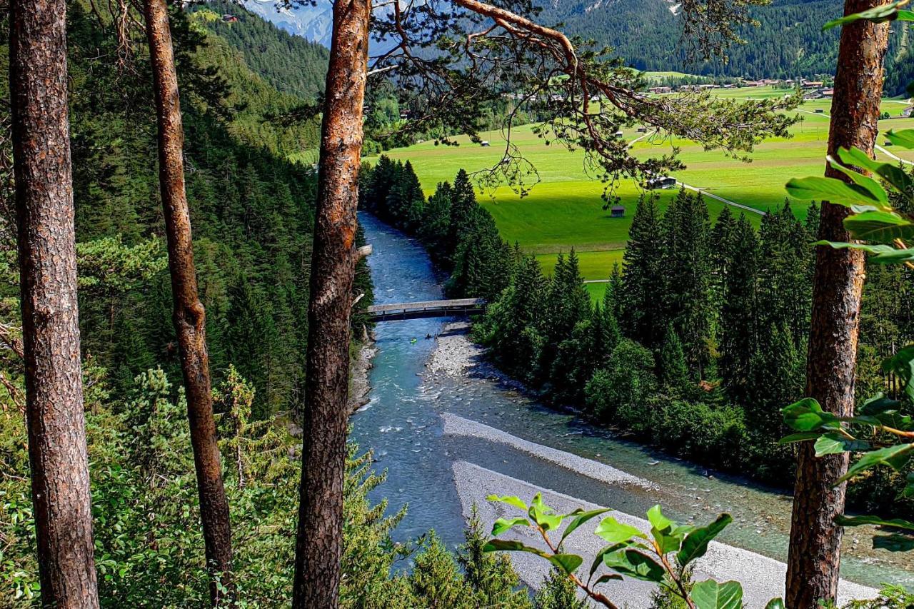 Gori Boutique Apartments - Tirol Reuthe Buitenkant foto